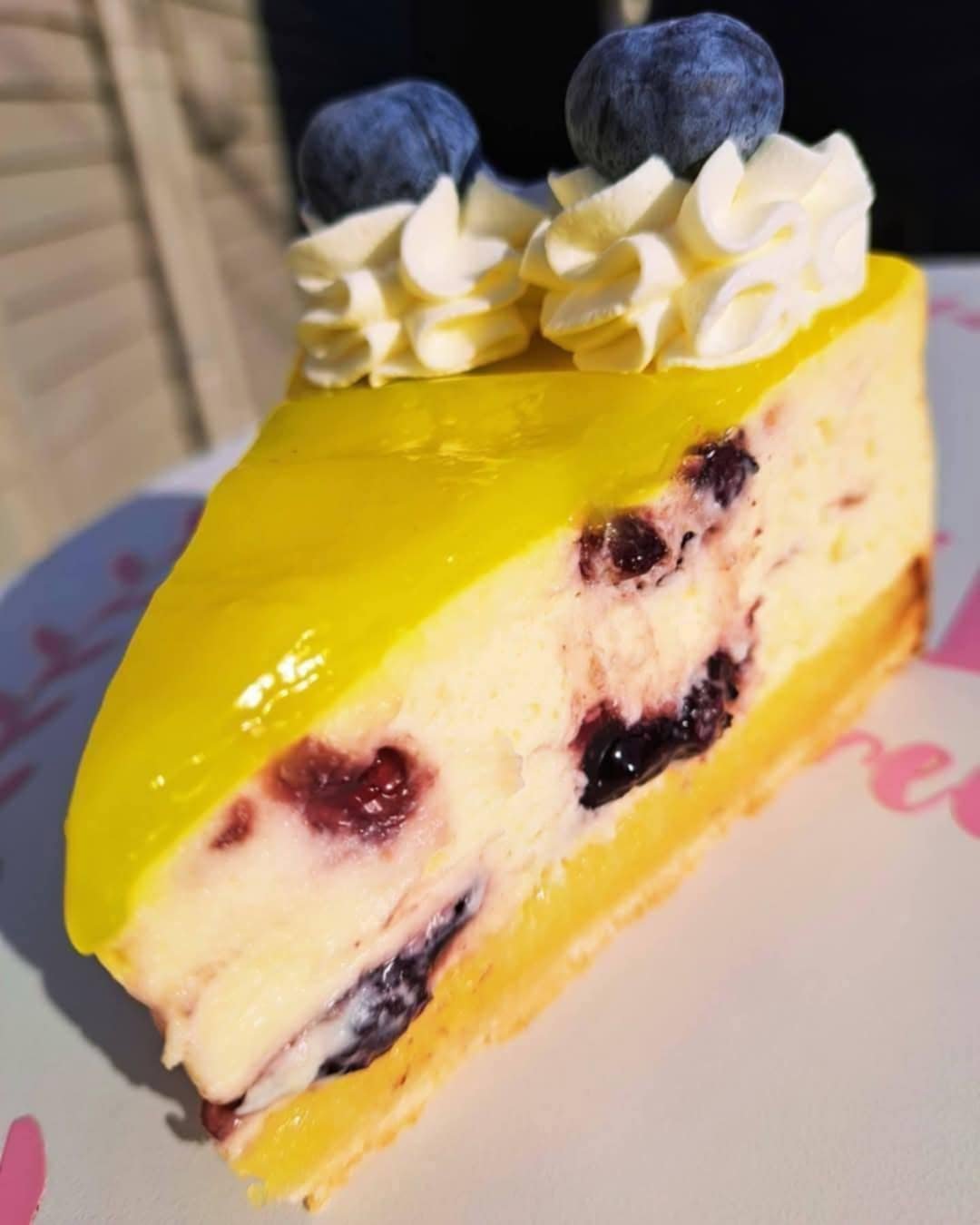 Lemon-Blueberry-Bar-Cheesecake