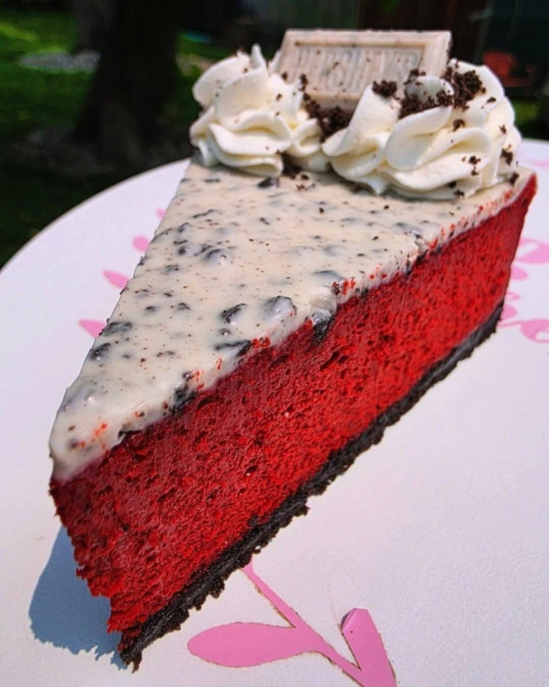 Red-Velvet-Cookies-N-Creme-Cheesecake